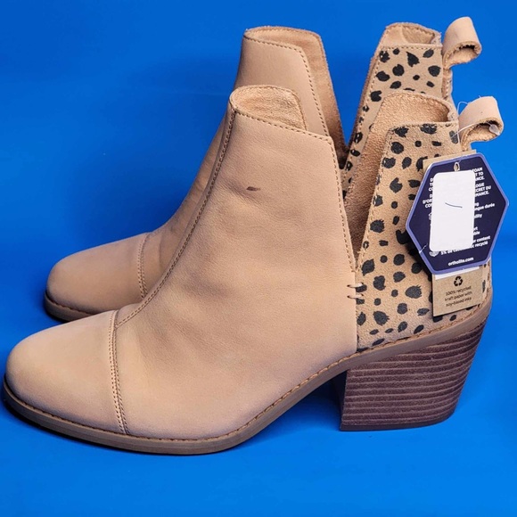 Toms Everly Leather Cutout Heeled Boot in Honey Tiny Cheetah - Picture 4 of 10